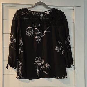Black Floral Lace Flowy Women's Top